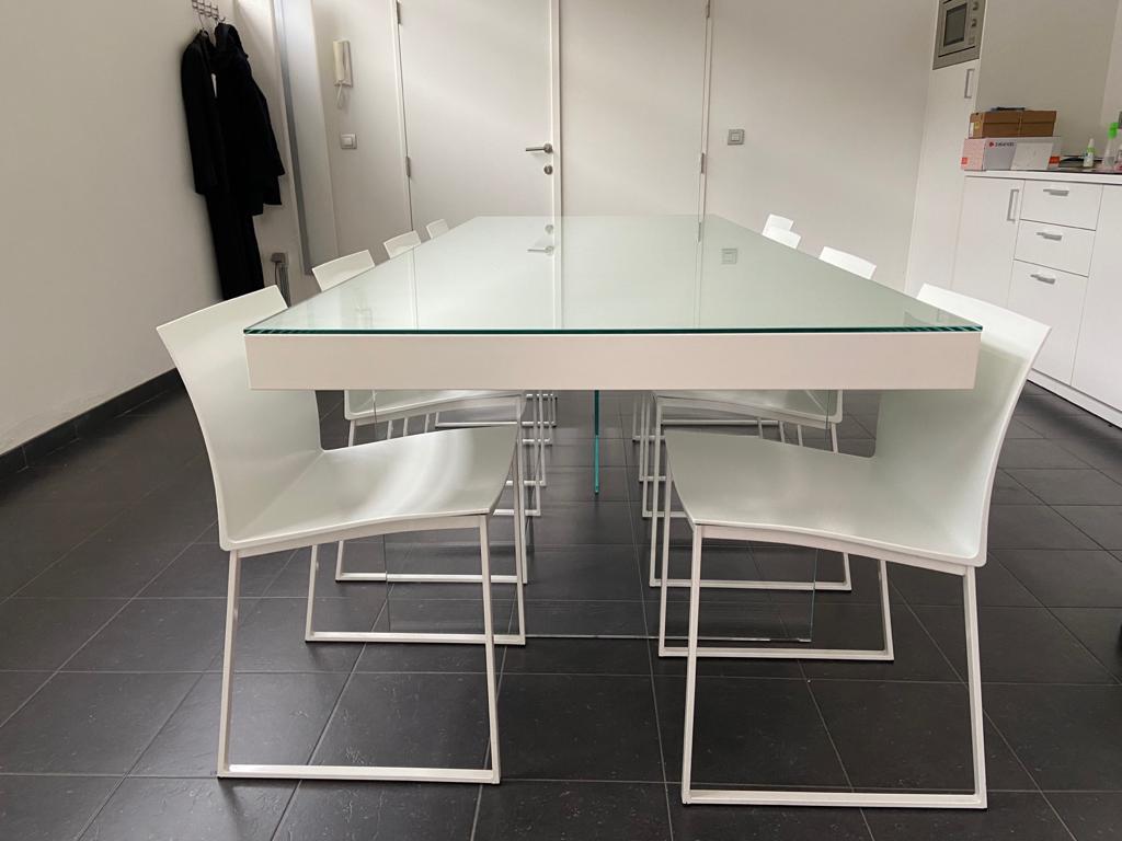 erg mooie strakke design &quot;zwevende&quot; tafel met glazen blad IDEEE